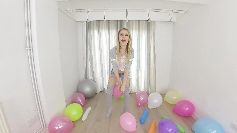 Jimmy Draws - Chloe Toy - Balloon popping