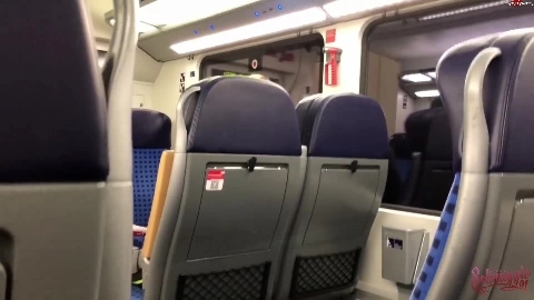schnuggie91 - Mitten im Zug - Das war mein geilster Sex