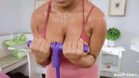 Carmela Clutch -Fitness Booty
