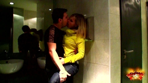 Agata and Karel Sex In The Bathroom - TeenAmite
