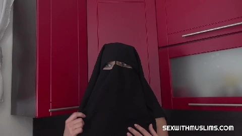 Naughty naked muslim charwoman watch o - SexWithMuslims